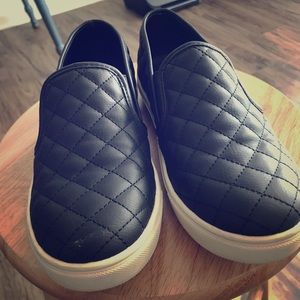 Steve Madden slip ons